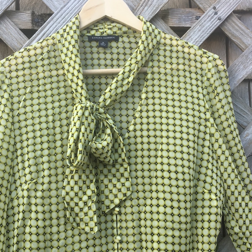 BANANA REPUBLIC | V Neck Tie Blouse